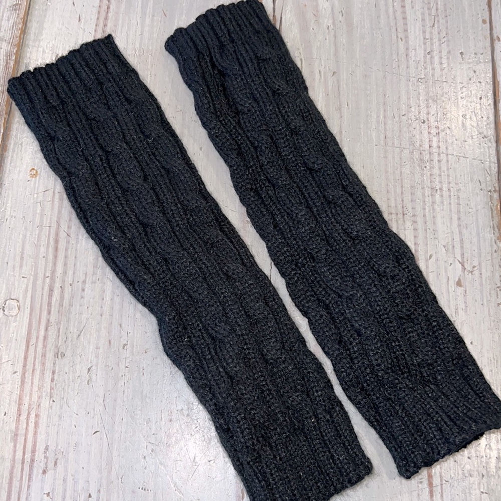 Women's open-ended black acrylic ankle socks/mittens